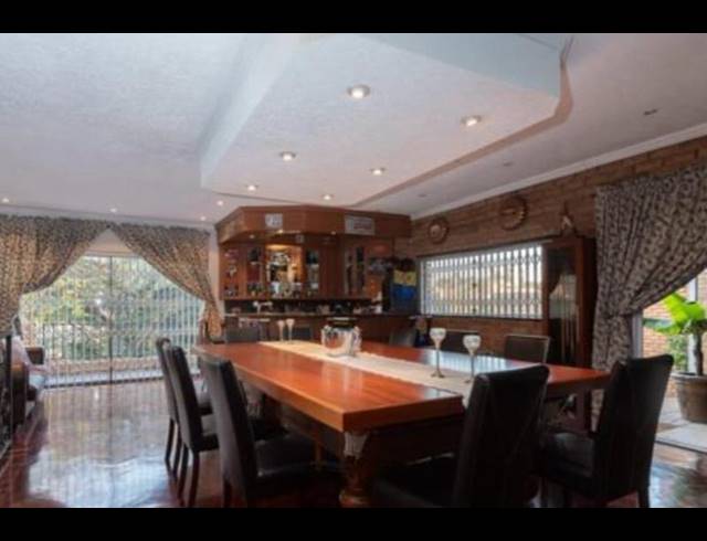 5 BEDROOM HOUSE FOR SALE IN GLENVISTA